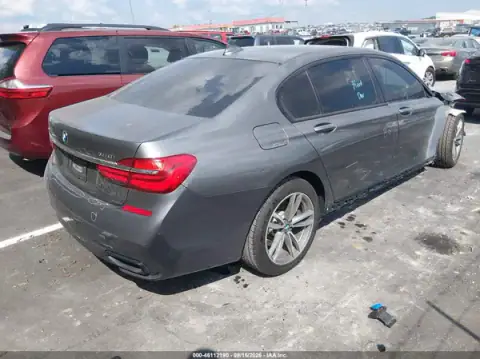 WBA7F2C55JG424876 — 2018 BMW 7ER, photo 4 from IAAI, Not reported