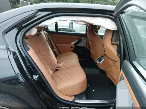 WBA33EH05RCT09445 — 2024 BMW 7ER, foto 8 de IAAI, Delantera izquierda