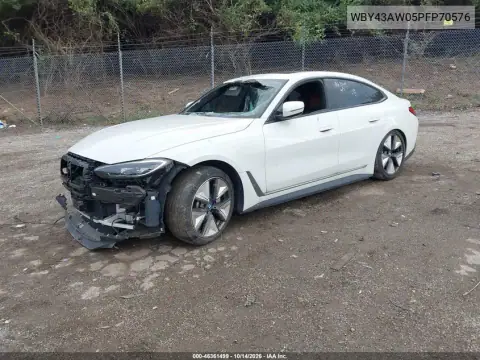 WBY43AW05PFP70576 — 2023 BMW i4, zdjęcie 2 z IAAI, Uszkodzenia dookoła