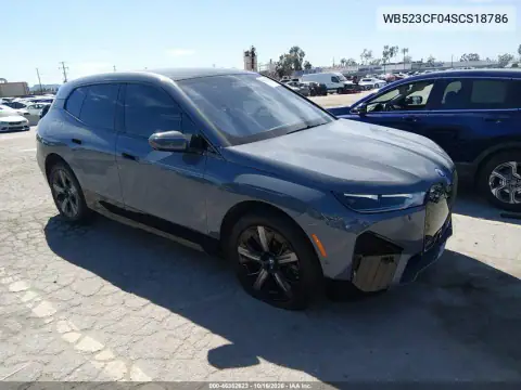 WB523CF04SCS18786 — 2025 BMW iX, Задня частина зліва, фото до ремонту
