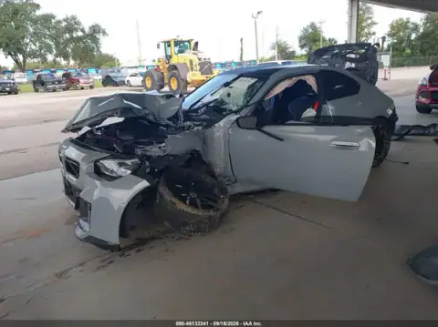 3MF13DM02P8C94043 — 2023 BMW M2, ფოტო 2, IAAI 07.10.2026, დაზიანება ყველა მხრიდან