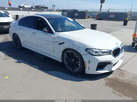 WBS83CH04MCF42122 — 2021 BMW M5, Lado derecho (Right Side), fotos antes de reparar