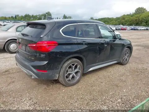 WBXHT3C32J5L29887 — 2018 BMW X1, foto 4 de IAAI, Lado derecho
