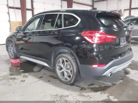 WBXHT3C34J5K28186 — 2018 BMW X1, foto 3 de IAAI, Delantera derecha
