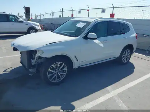 5UXTR9C5XJLD57217 — 2018 BMW X3, zdjęcie 2 z IAAI, Przód