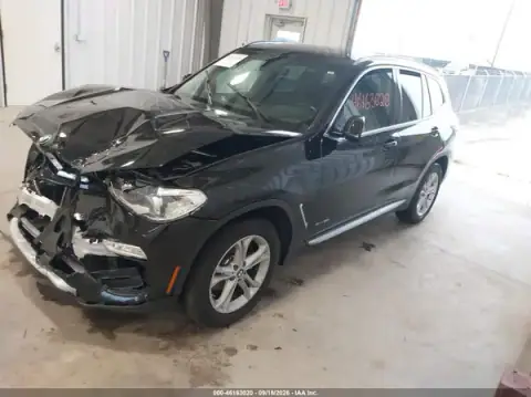 5UXTR9C53JLC77709 — 2018 BMW X3, foto 2 de IAAI, Parte delantera