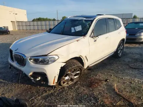 5UXTY3C04M9G50035 — 2021 BMW X3, foto 2 de IAAI, Daños en todo el vehículo