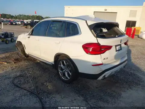 5UXTY3C04M9G50035 — 2021 BMW X3, foto 3 de IAAI, Daños en todo el vehículo