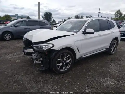 5UXTS1C05M9E10983 — 2021 BMW X3, zdjęcie 2 z IAAI, Przód