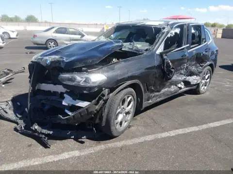 5UX43DP05R9W45529 — 2024 BMW X3, zdjęcie 2 z IAAI, Dachowanie