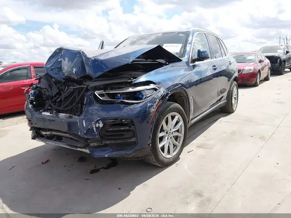 5UXJU2C55KLN49799 — 2019 BMW X5, photo 2 from IAAI, Front end