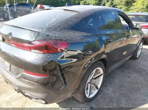 5UXCY6C06M9G25087 — 2021 BMW X6, zdjęcie 4 z IAAI, Wandalizm