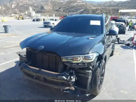5UXCW2C03L9C21550 — 2020 BMW X7, фото 2 з IAAI, Передня частина справа