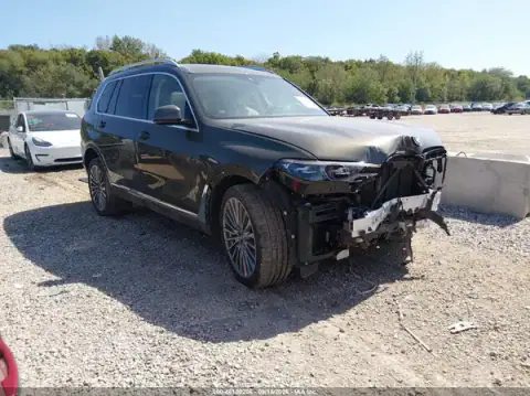 5UXCW2C07M9H60545 — 2021 BMW X7, ПЕРЕДНЯЯ ЧАСТЬ (Front End), фото до ремонта