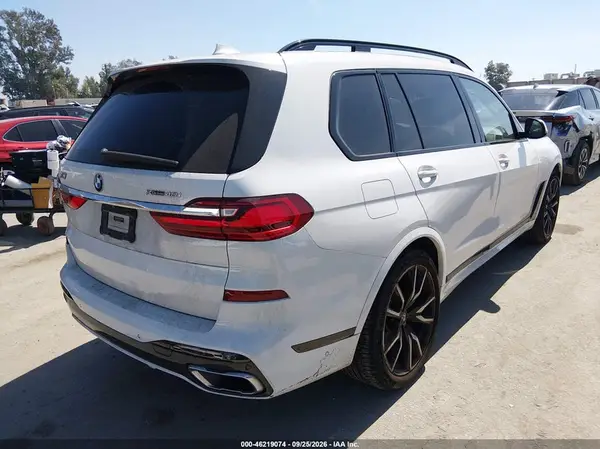 5UXCW2C01M9E99106 — 2021 BMW X7, фото 4 с аукциона IAAI, Левый бок