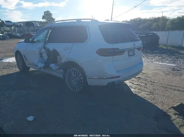 5UX23EM00P9P64457 — 2023 BMW X7, zdjęcie 3 z IAAI, Prawy przód