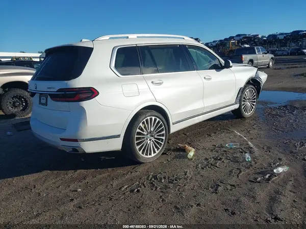 5UX23EM00P9P64457 — 2023 BMW X7, zdjęcie 4 z IAAI, Prawy przód