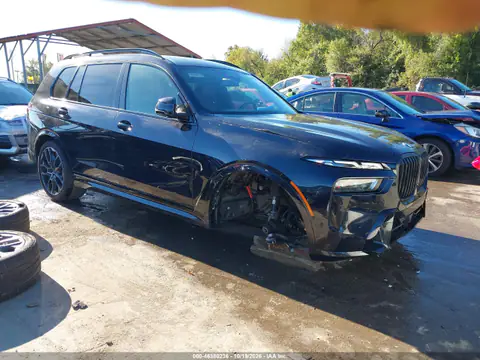 5UX23EM04P9P71508 — 2023 BMW X7, левый бок, фото до ремонта