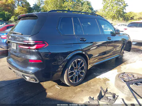 5UX23EM04P9P71508 — 2023 BMW X7, foto 5 de IAAI, Lado izquierdo
