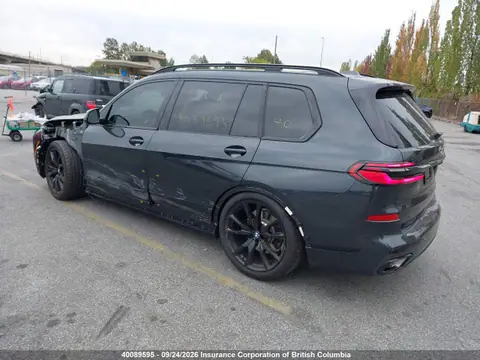 5UX23EM04T9411813 — 2026 BMW X7, zdjęcie 3 z IAAI 26.10.2026, Lewy bok