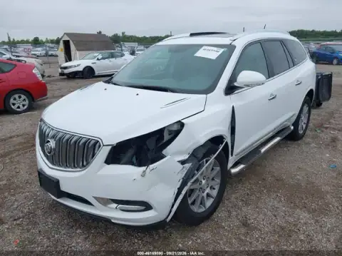 5GAKVBKD5HJ230291 — 2017 Buick Enclave, zdjęcie 2 z IAAI, Lewy przód