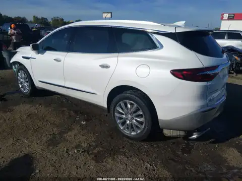 5GAERCKW7LJ165770 — 2020 Buick Enclave, photo 3 from IAAI, Front and rear