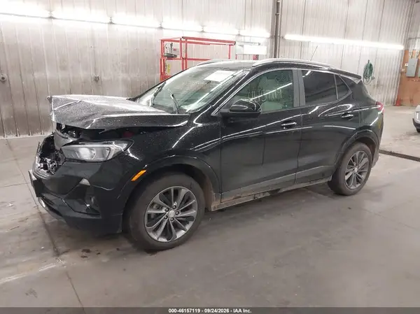 KL4MMESL6LB110886 — 2020 Buick Encore GX, фото 2 с аукциона IAAI, Передняя и задняя части