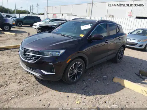 KL4MMDSL3LB133486 — 2020 Buick Encore GX, foto 3 de IAAI, Delantera derecha