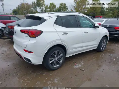 KL4MMDS29MB057491 — 2021 Buick Encore GX, zdjęcie 5 z IAAI, Przód