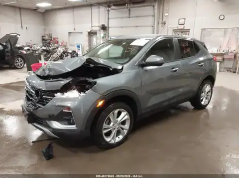 KL4MMCSL2NB013949 — 2022 Buick Encore GX, zdjęcie 2 z IAAI, Lewy przód