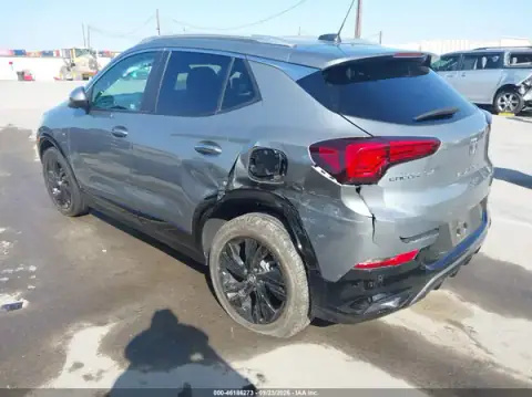 KL4AMDSL9RB173518 — 2024 Buick Encore GX, zdjęcie 3 z IAAI, Lewy tył