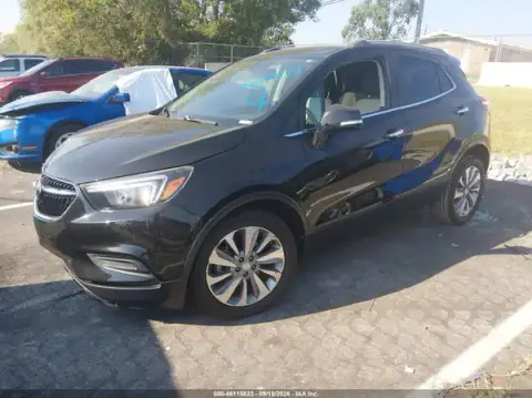 KL4CJASB8JB711895 — 2018 Buick Encore, foto 2 de IAAI 08.10.2026, Delantera derecha