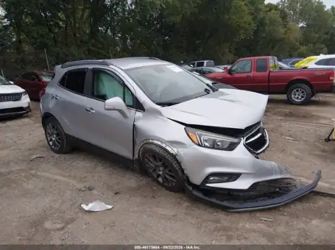 KL4CJ1SB7JB644609 — 2018 Buick Encore, წინა მარცხენა ნაწილი (Left Front), ფოტოები შეკეთებამდე