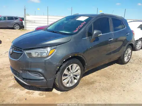 KL4CJASB0JB569140 — 2018 Buick Encore, foto 2 de IAAI, Trasera derecha