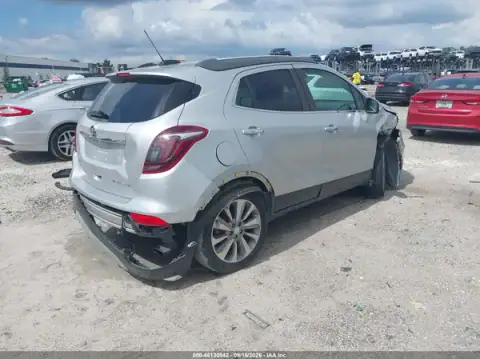 KL4CJASB2KB933463 — 2019 Buick Encore, zdjęcie 4 z IAAI 20.10.2026, Tył