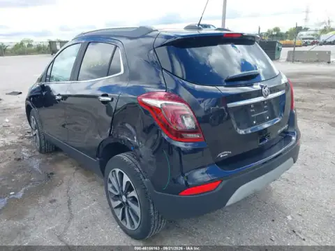 KL4CJESB9MB319035 — 2021 Buick Encore, foto 3 de IAAI, Trasera izquierda