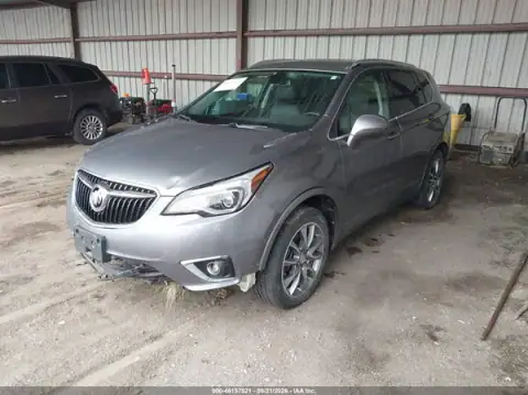 LRBFX2SA2LD141266 — 2020 Buick Envision, foto 2 de IAAI, Delantera derecha