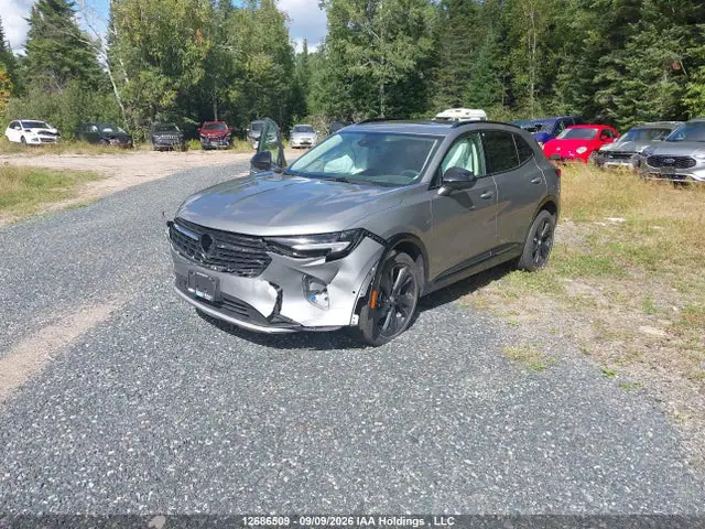 LRBFZPR42PD035879 — 2023 Buick Envision, zdjęcie 2 z IAAI 19.10.2026, Przód