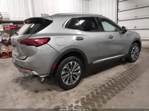 LRBFZKE48SD037086 — 2025 Buick Envision, photo 4 from IAAI 20.10.2026, Rear end