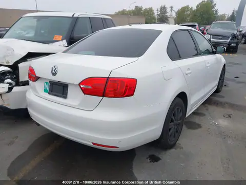 3VWDK7AJ0DM304232 — 2013 Buick Lucerne, foto 5 de IAAI 30.10.2026, Delantera izquierda