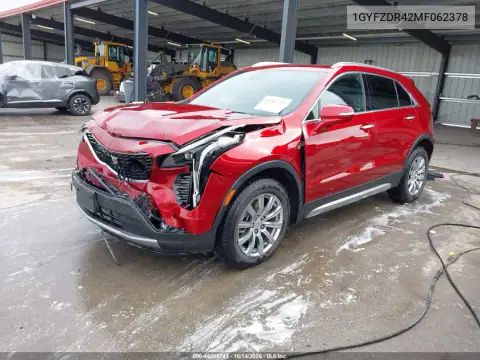 1GYFZDR42MF062378 — 2021 Cadillac XT4, фото 3 з IAAI, Передня й задня частини