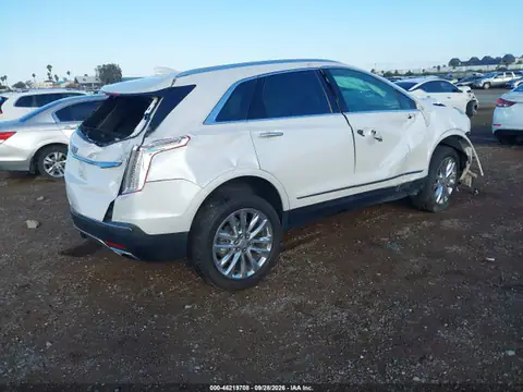 1GYKNFRS8HZ299143 — 2017 Cadillac XT5 Platinum, photo 4 from IAAI 19.10.2026, All-over damage