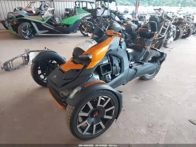 3JB2GEG2XMJ002452 — 2021 Can-Am Ryker Rally Edition, zdjęcie 2 z IAAI 13.10.2026, Prawy bok