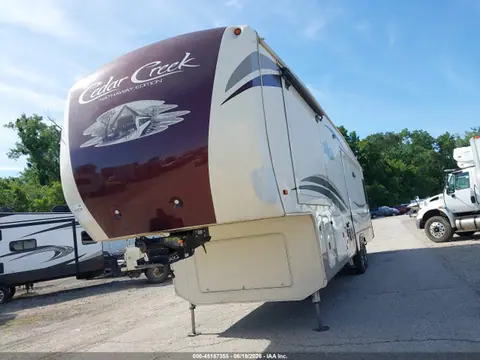 2018 Cedar Creek Other VIN 4X4FCRMT0JS218201 фото 2