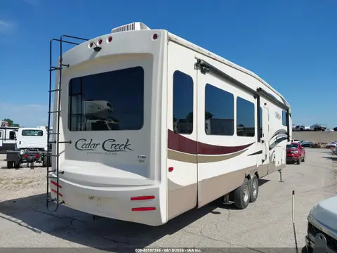 2018 Cedar Creek Other VIN 4X4FCRMT0JS218201 фото 4