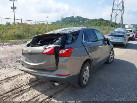3GNAXTEX2JS516658 — 2018 Chevrolet Equinox, photo 4 from IAAI 20.10.2026, Rollover