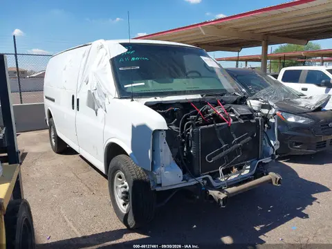 1GCWGAFF3H1105046 — 2017 Chevrolet Express 2500 Work Van, Передняя часть (Front End), фото до ремонта