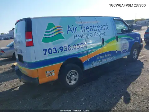 1GCWGAFP0L1237800 — 2020 Chevrolet Express, foto 4 de IAAI, Parte delantera