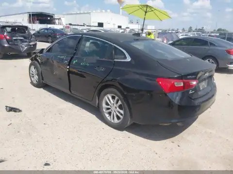 1G1ZE5ST5HF115594 — 2017 Chevrolet Malibu, photo 3 from IAAI, Front end