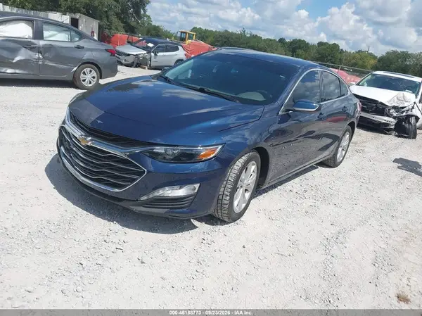 1G1ZD5STXMF011826 — 2021 Chevrolet Malibu, photo 2 from IAAI, Right front